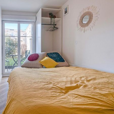 Emma - F3 Apartment With A Garden Монтеврен Екстериор снимка