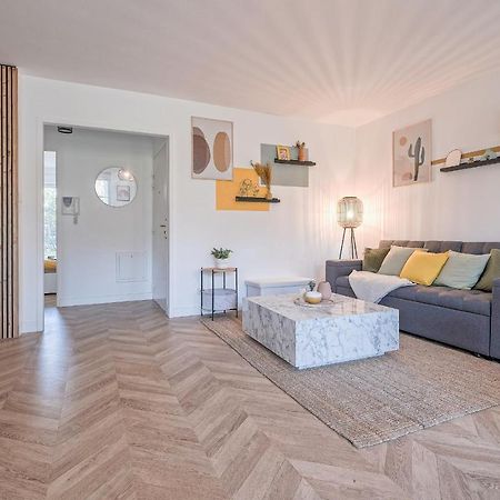 Emma - F3 Apartment With A Garden Монтеврен Екстериор снимка