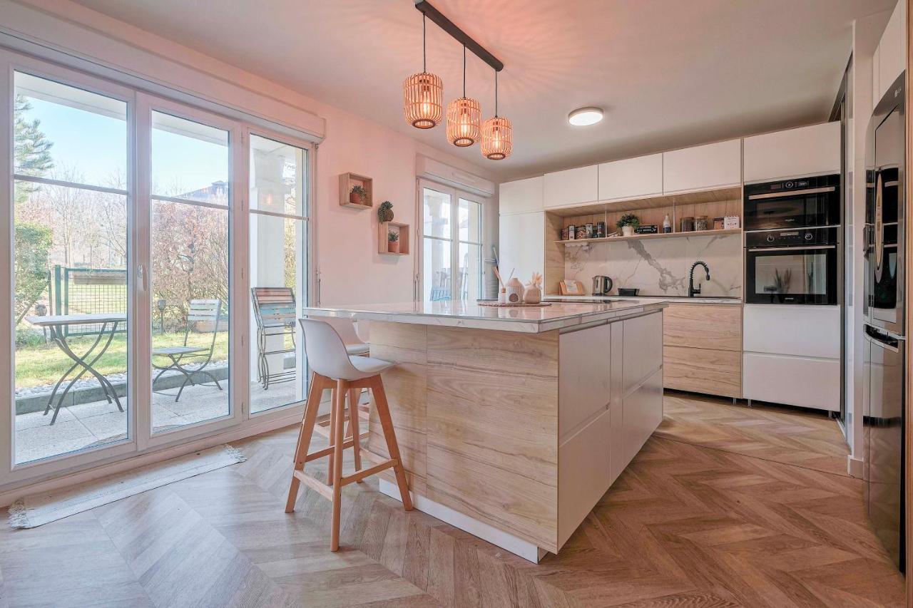 Emma - F3 Apartment With A Garden Монтеврен Екстериор снимка